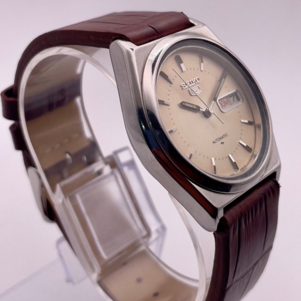 Vintage Seiko 5 Automatic - image 4